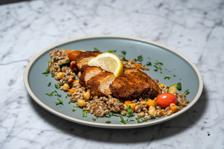 A real muscle building option for meals by Meal Prep Sunday.