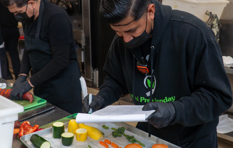 One of the top 10 must know things about Meal Prep Sunday is its nutritionist designed meals.