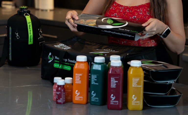 Weekly meals that are delivered for free and presented as quality food subscription boxes.